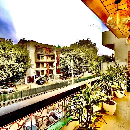 Lime Stays B&B Gk-2 At Greater Kailash Metro South Delhi Nearby Saket Select City
